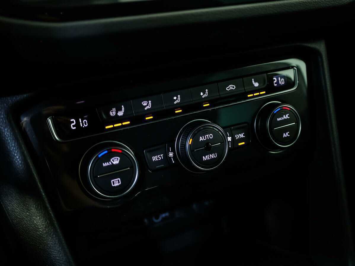 Купить Volkswagen Tiguan с пробегом. Фото: #13