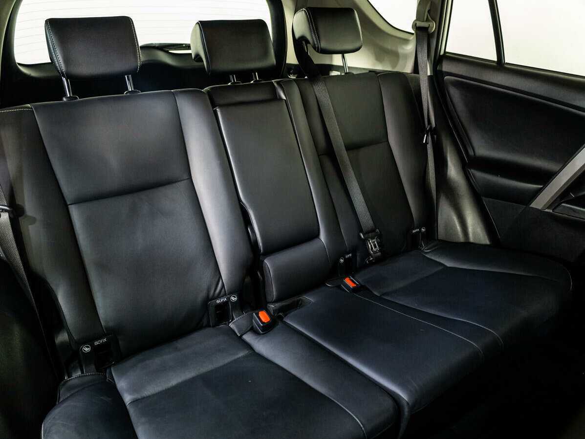 Купить Toyota RAV4 с пробегом. Фото: #9