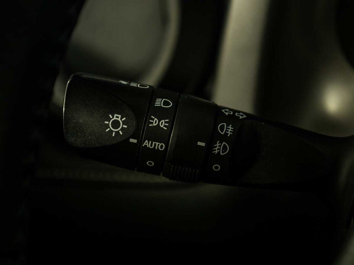 Купить Toyota RAV4 с пробегом. Фото: #17