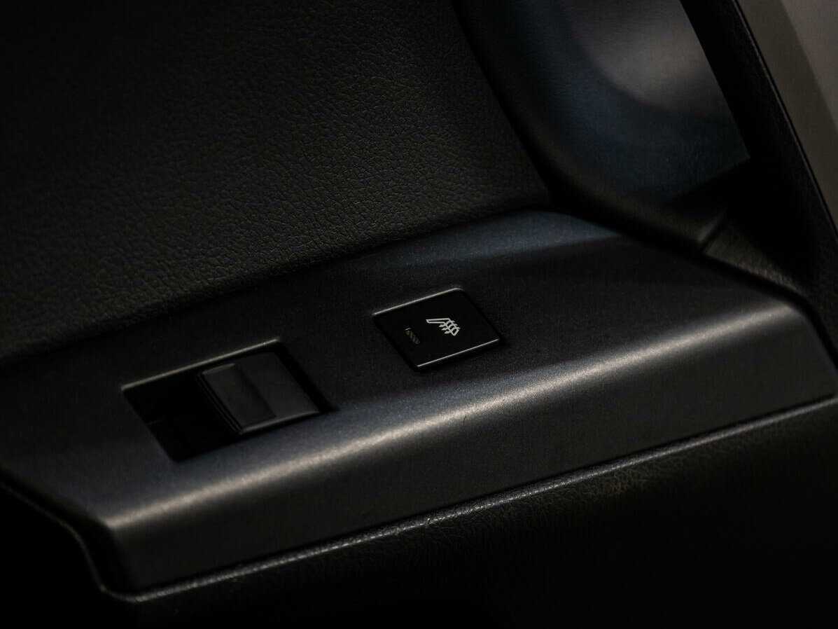 Купить Toyota RAV4 с пробегом. Фото: #24