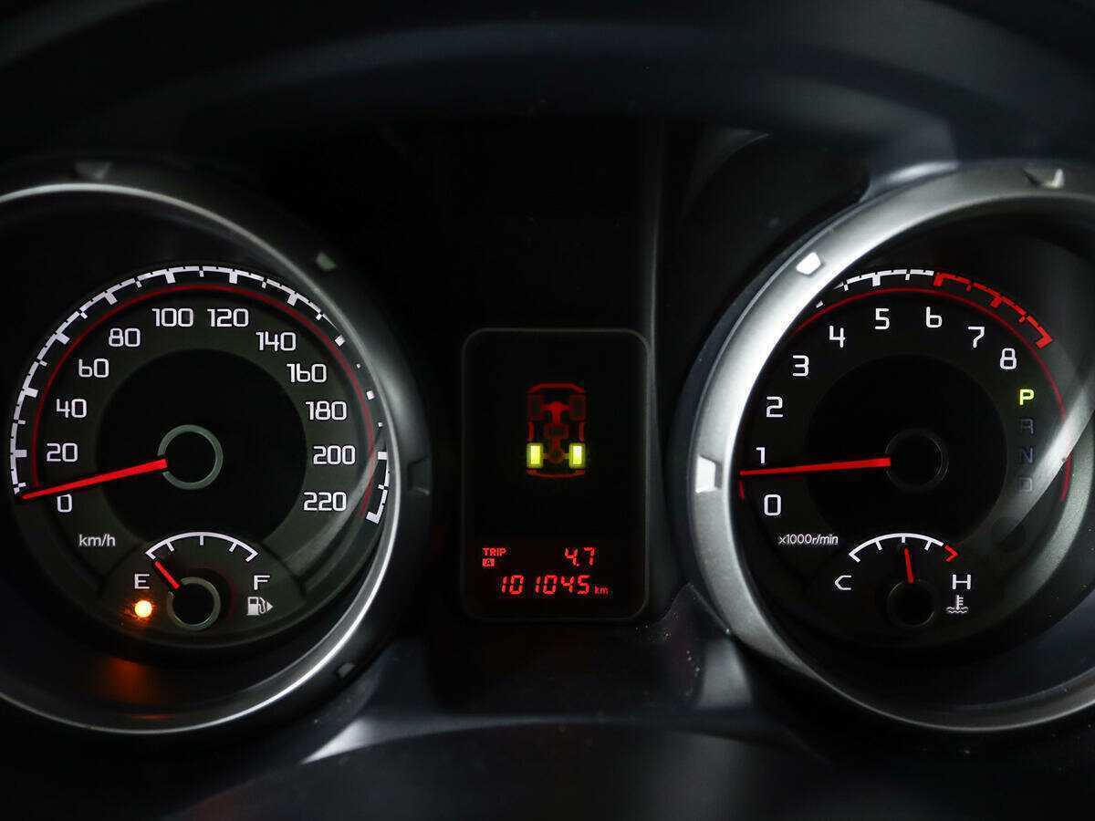 Купить Mitsubishi Pajero с пробегом. Фото: #8