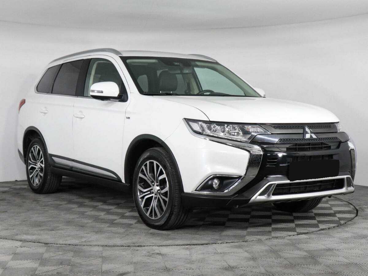 Купить Mitsubishi Outlander с пробегом. Фото: #2