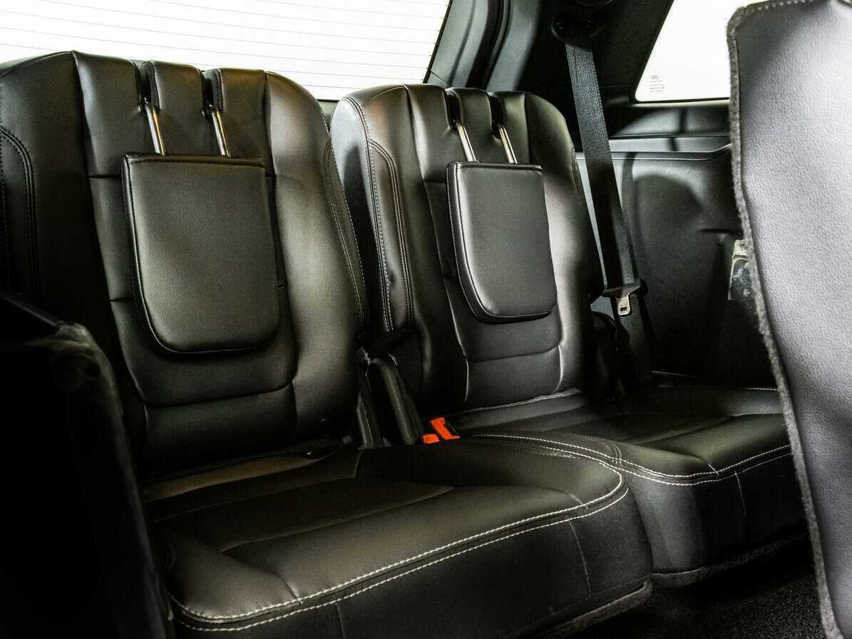 Купить Ford Explorer с пробегом. Фото: #15