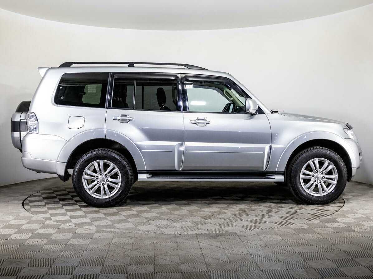 Купить Mitsubishi Pajero с пробегом. Фото: #3