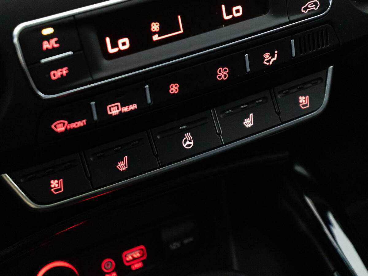 Купить Kia Sorento с пробегом. Фото: #17