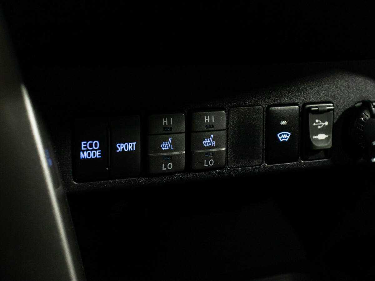 Купить Toyota RAV4 с пробегом. Фото: #18