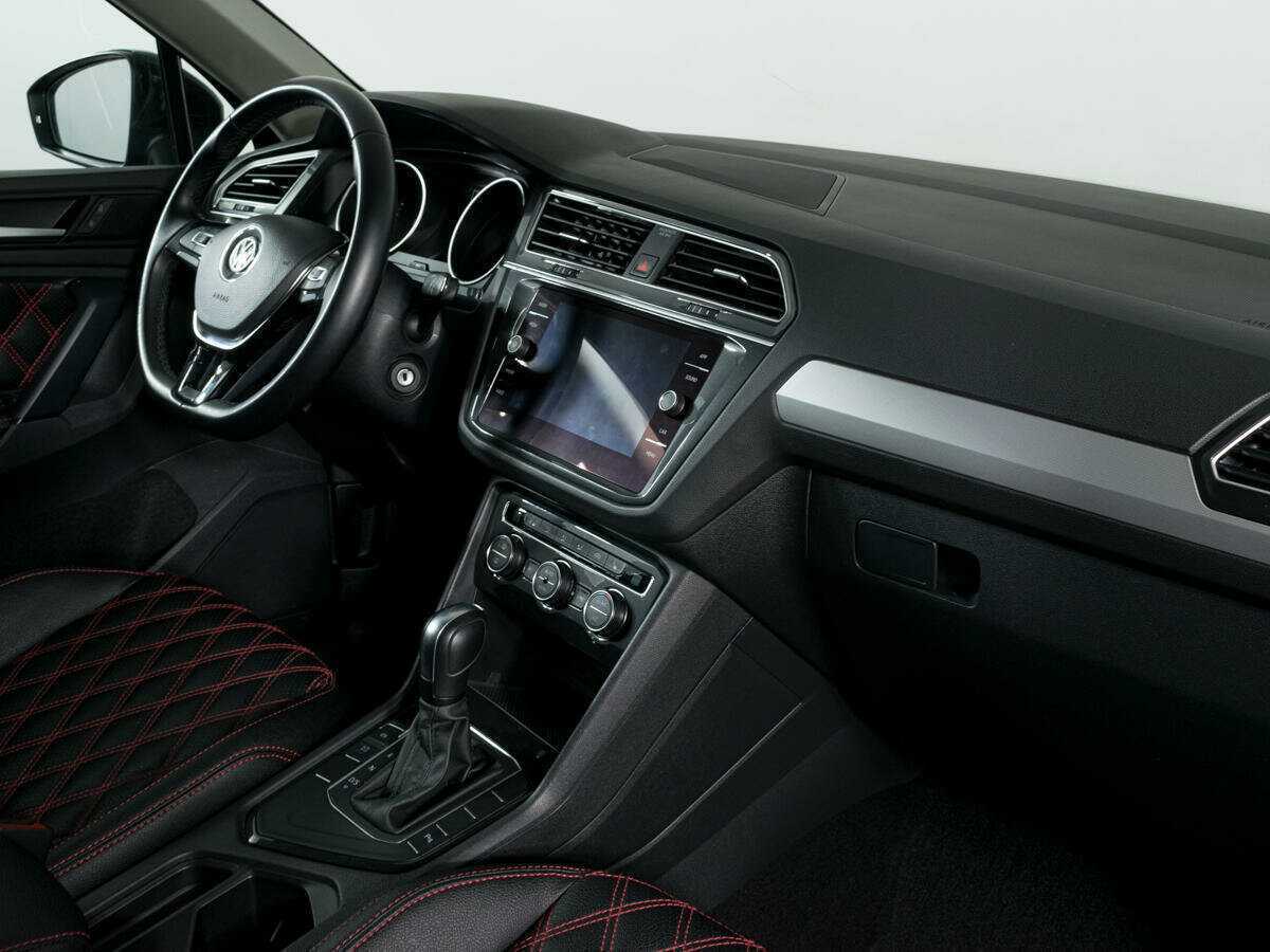 Купить Volkswagen Tiguan с пробегом. Фото: #2