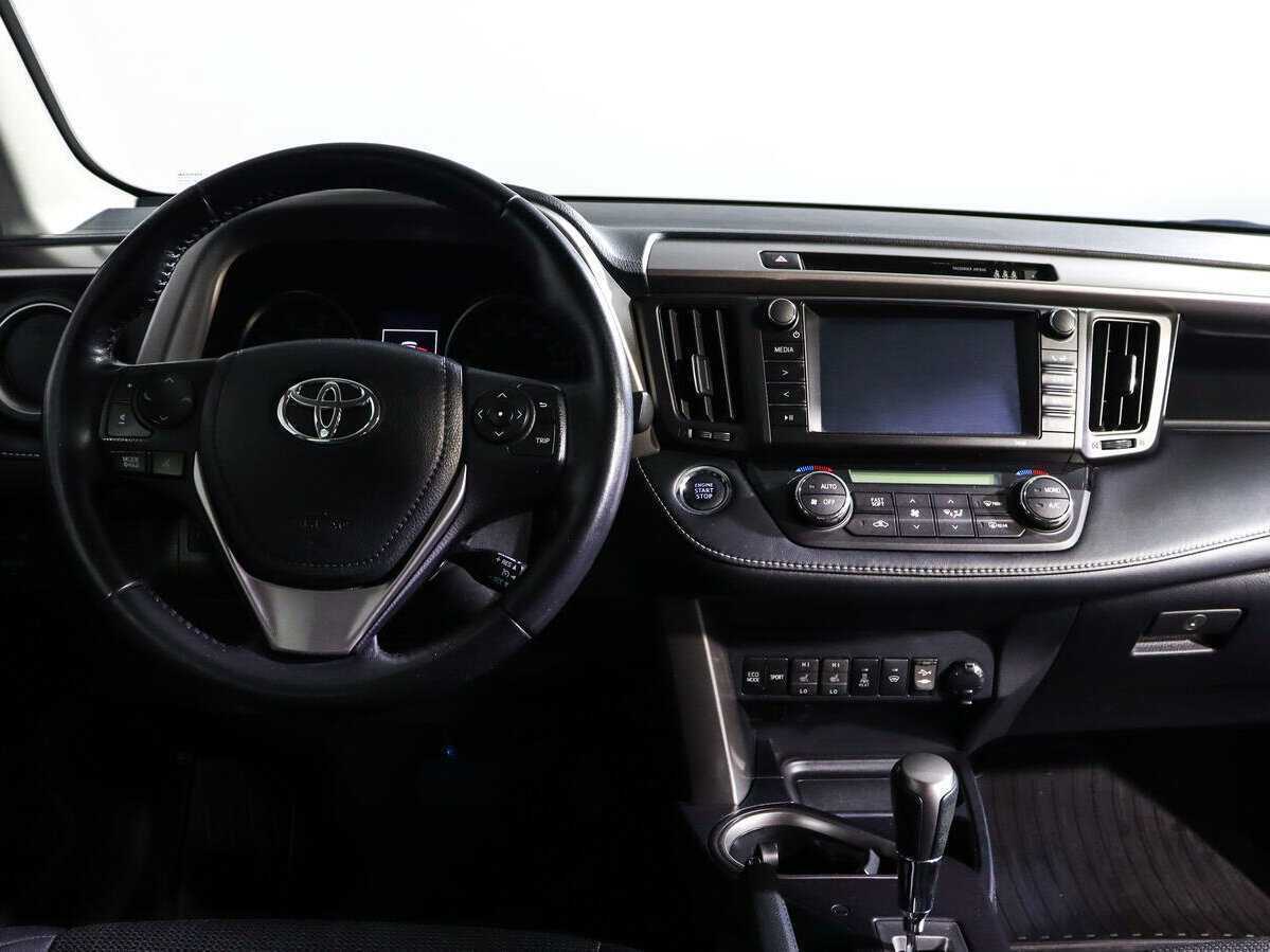 Купить Toyota RAV4 с пробегом. Фото: #11