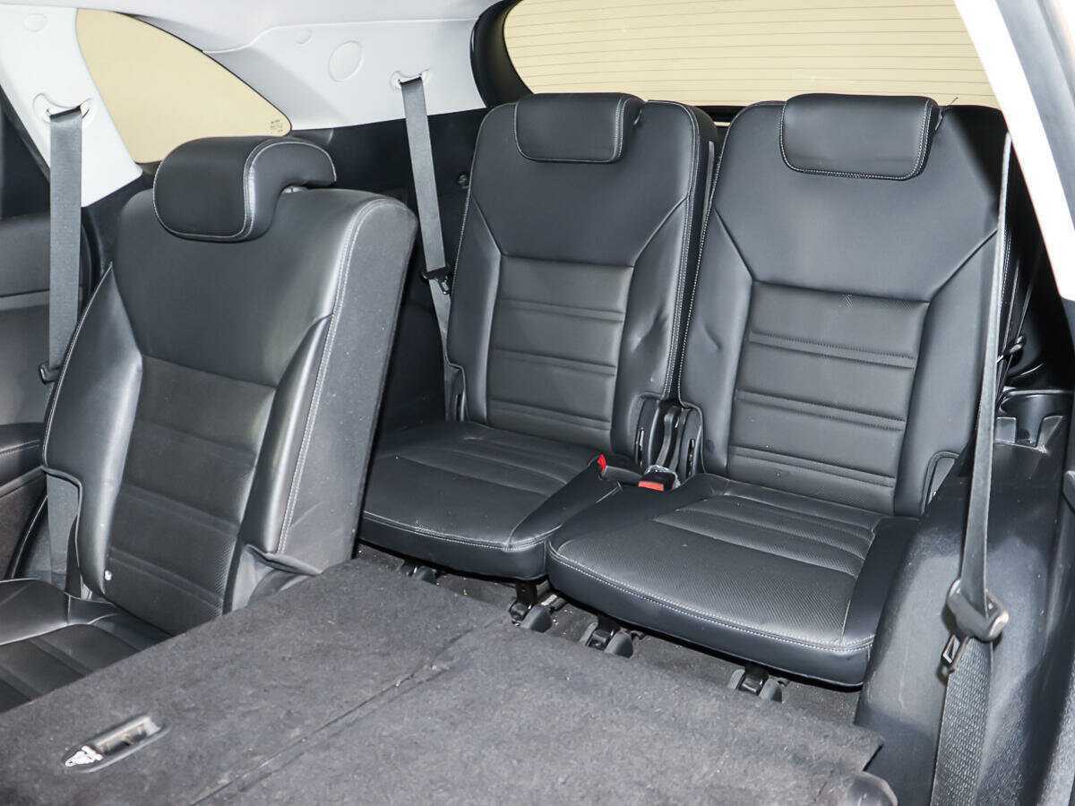 Купить Kia Sorento с пробегом. Фото: #10