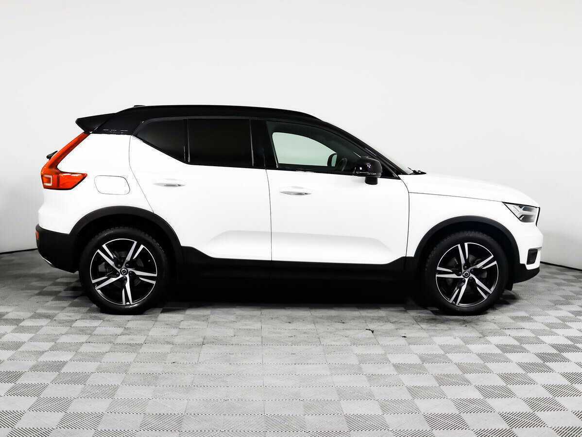 Купить Volvo XC40 с пробегом. Фото: #2