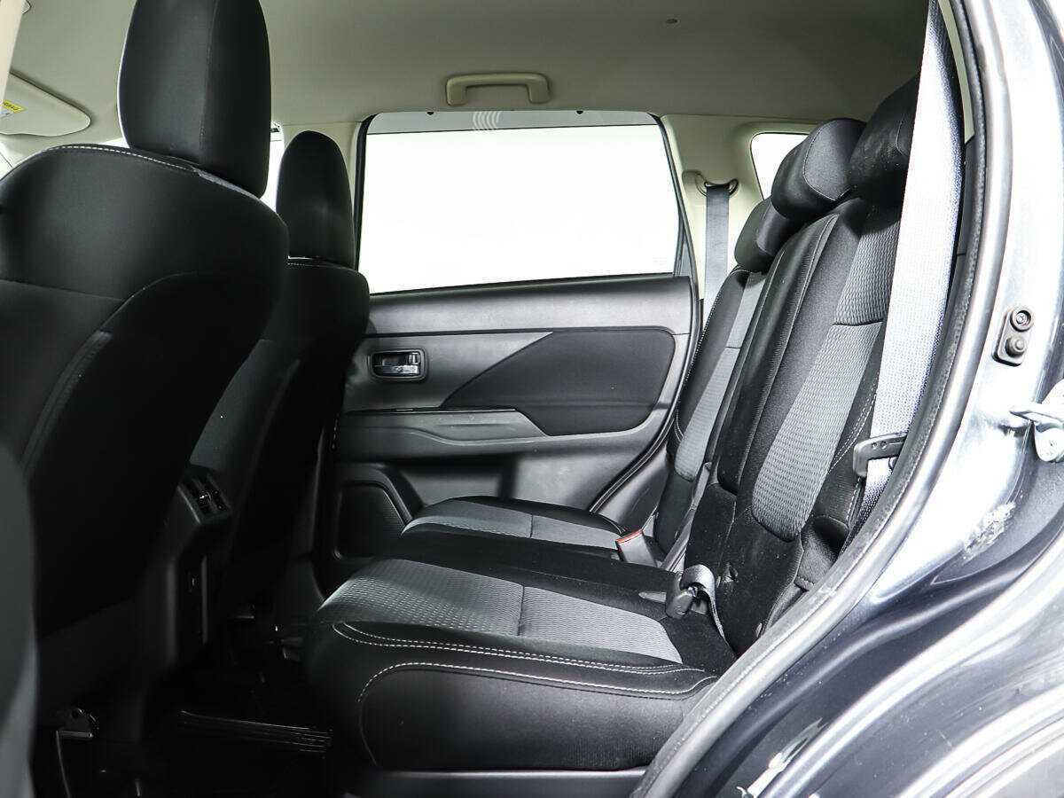 Купить Mitsubishi Outlander с пробегом. Фото: #9
