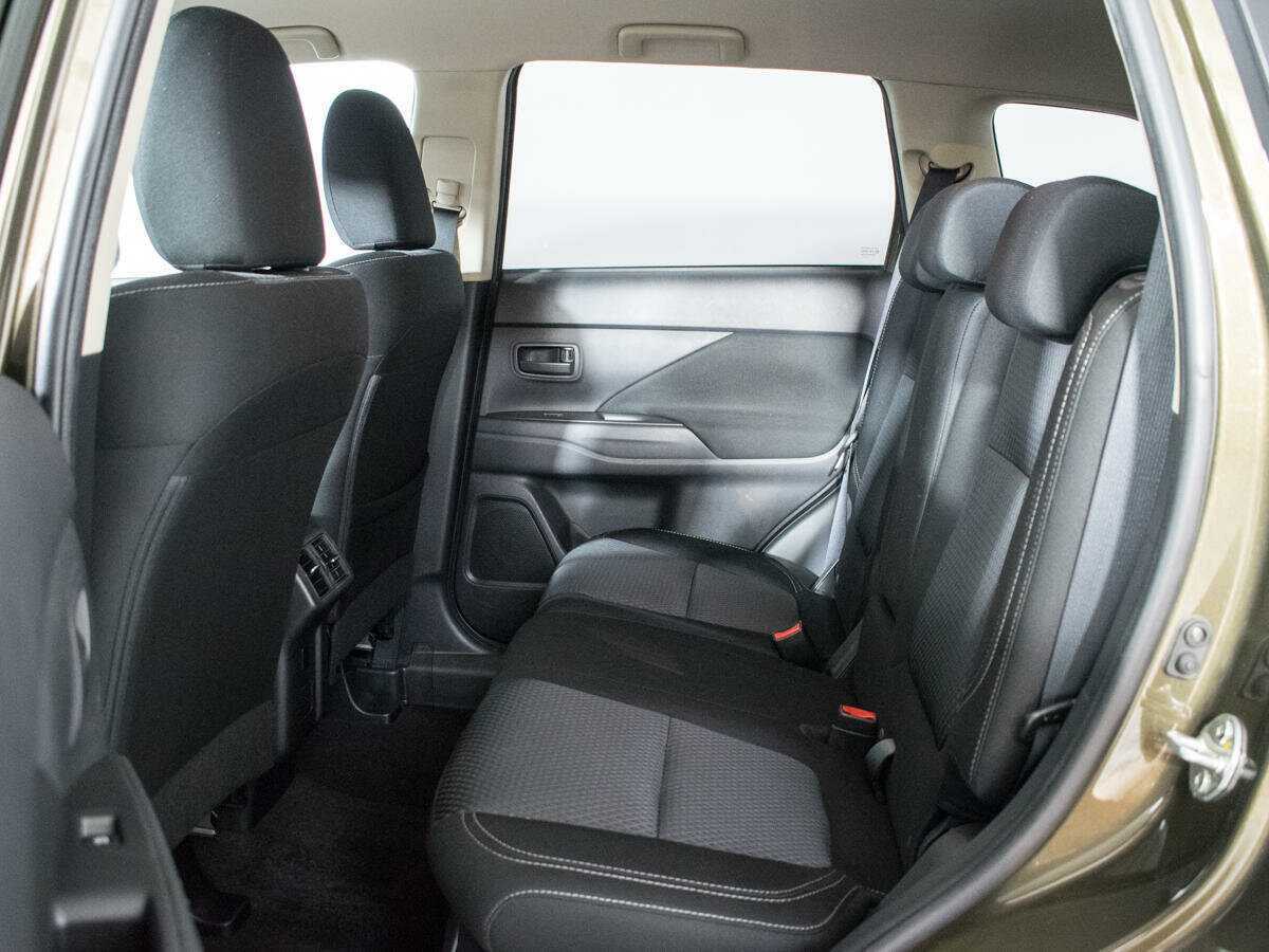 Купить Mitsubishi Outlander с пробегом. Фото: #9