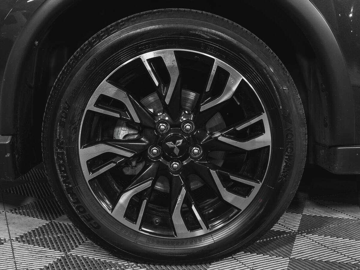 Купить Mitsubishi Outlander с пробегом. Фото: #15