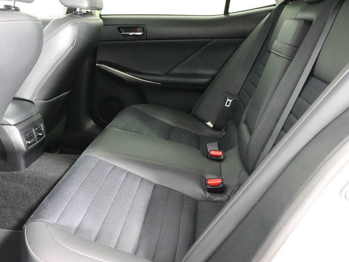 Купить Lexus IS с пробегом. Фото: #12