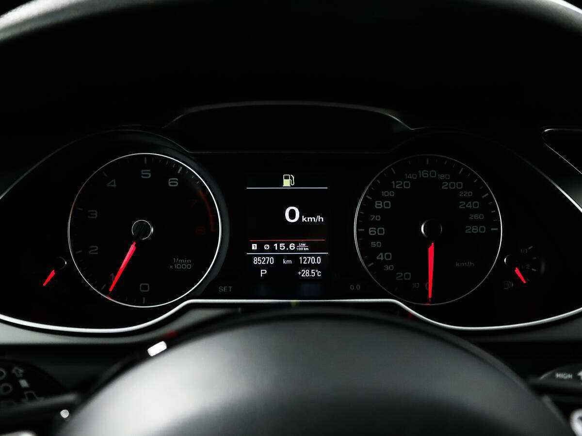 Купить Audi A4 с пробегом. Фото: #7