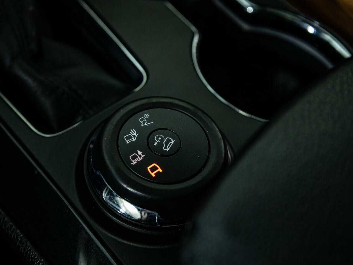 Купить Ford Explorer с пробегом. Фото: #16