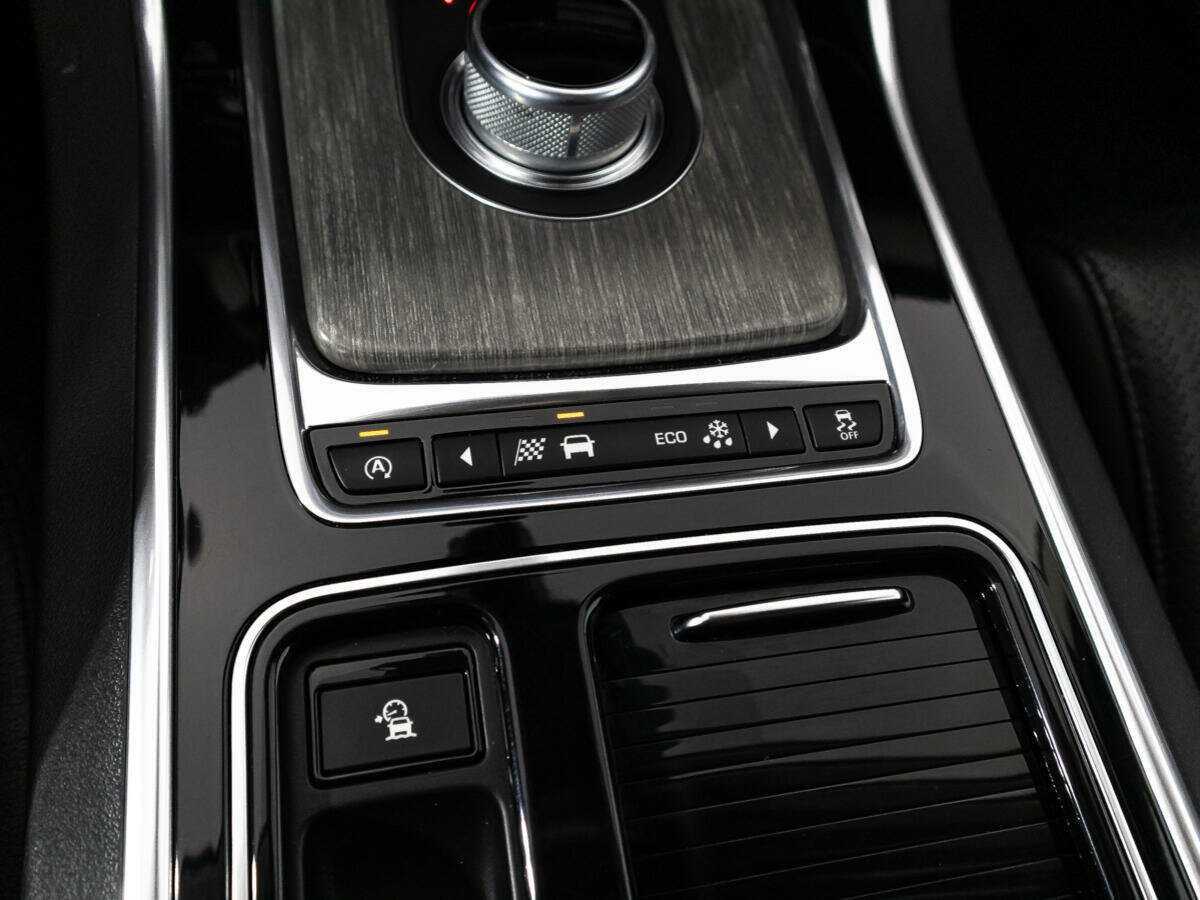 Купить Jaguar XF с пробегом. Фото: #21