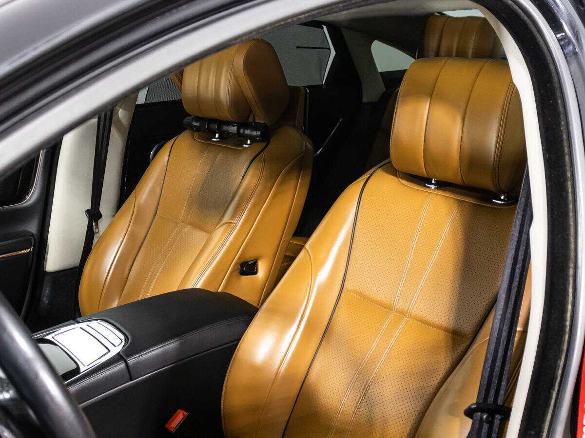 Купить Jaguar XJ с пробегом. Фото: #22