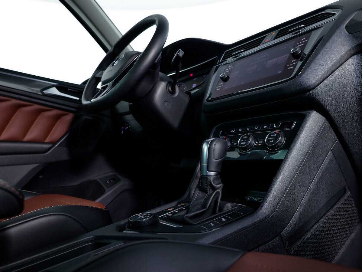 Купить Volkswagen Tiguan с пробегом. Фото: #14