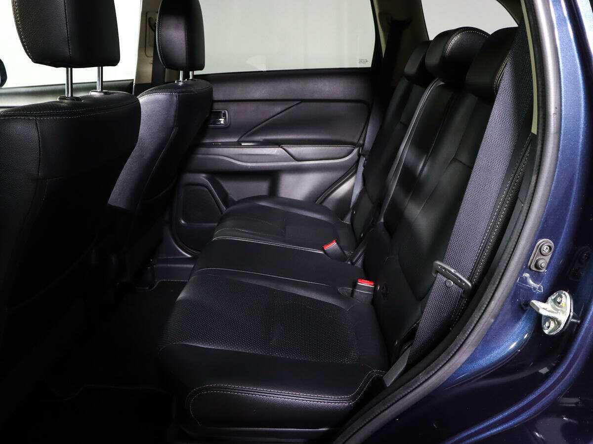 Купить Mitsubishi Outlander с пробегом. Фото: #7