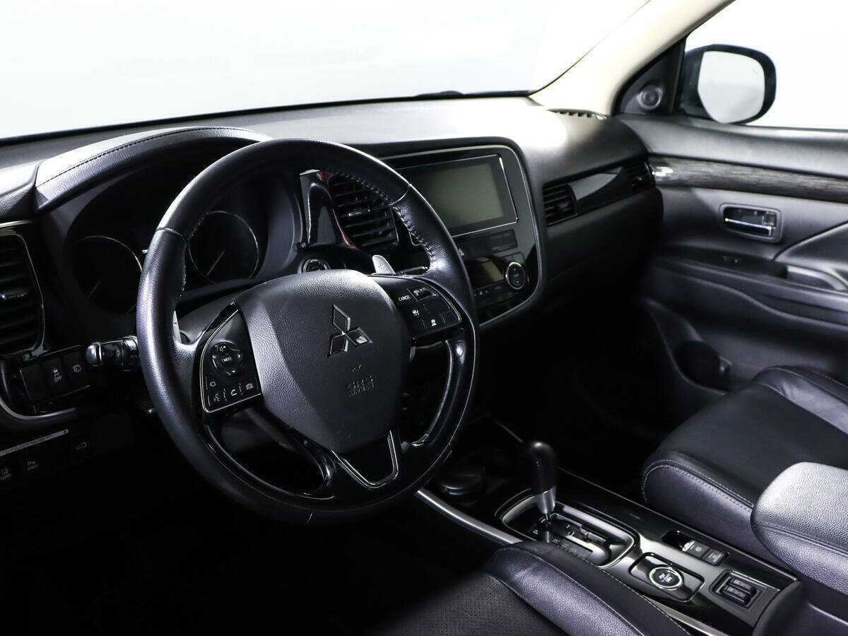 Купить Mitsubishi Outlander с пробегом. Фото: #11