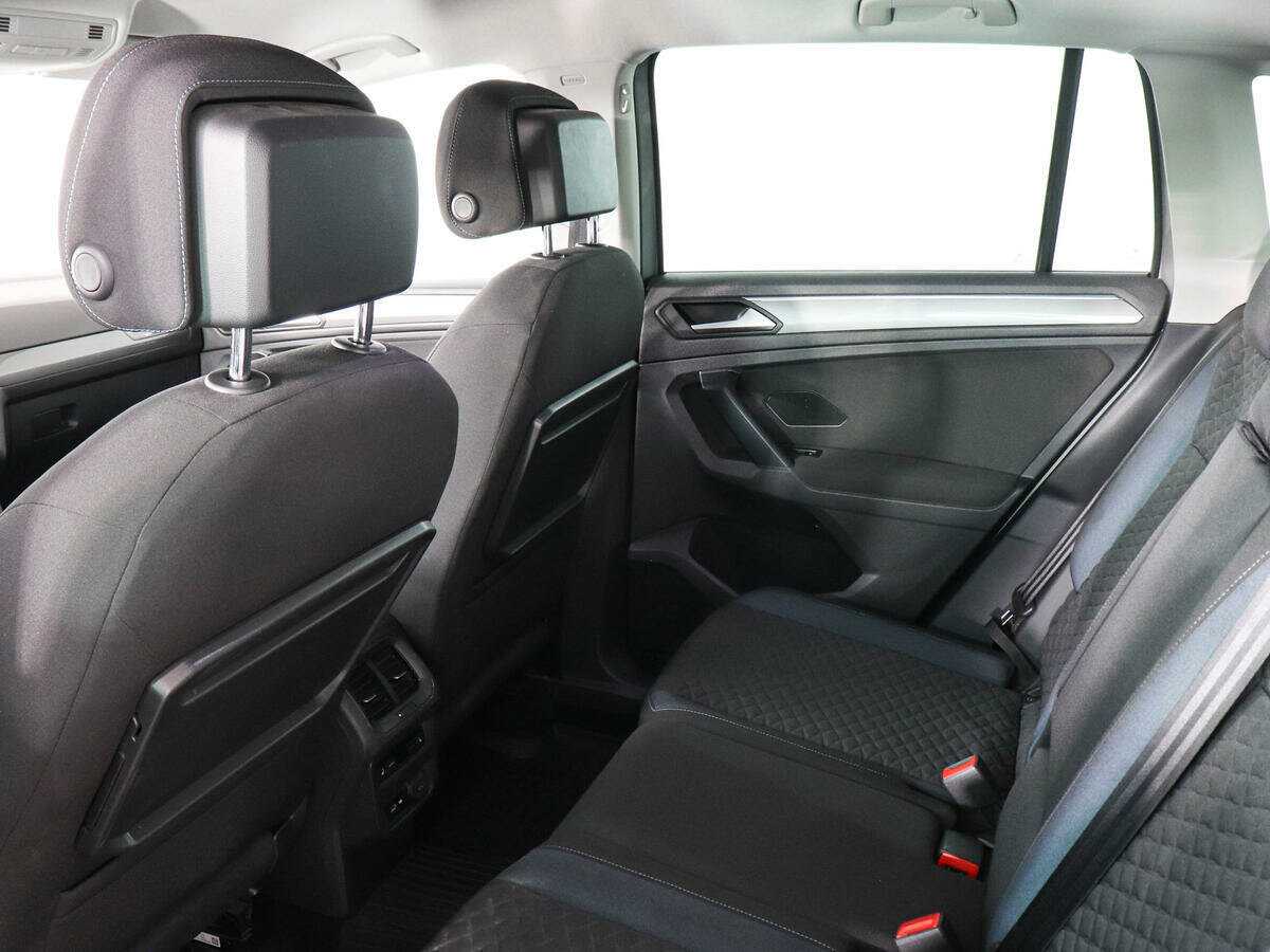 Купить Volkswagen Tiguan с пробегом. Фото: #11