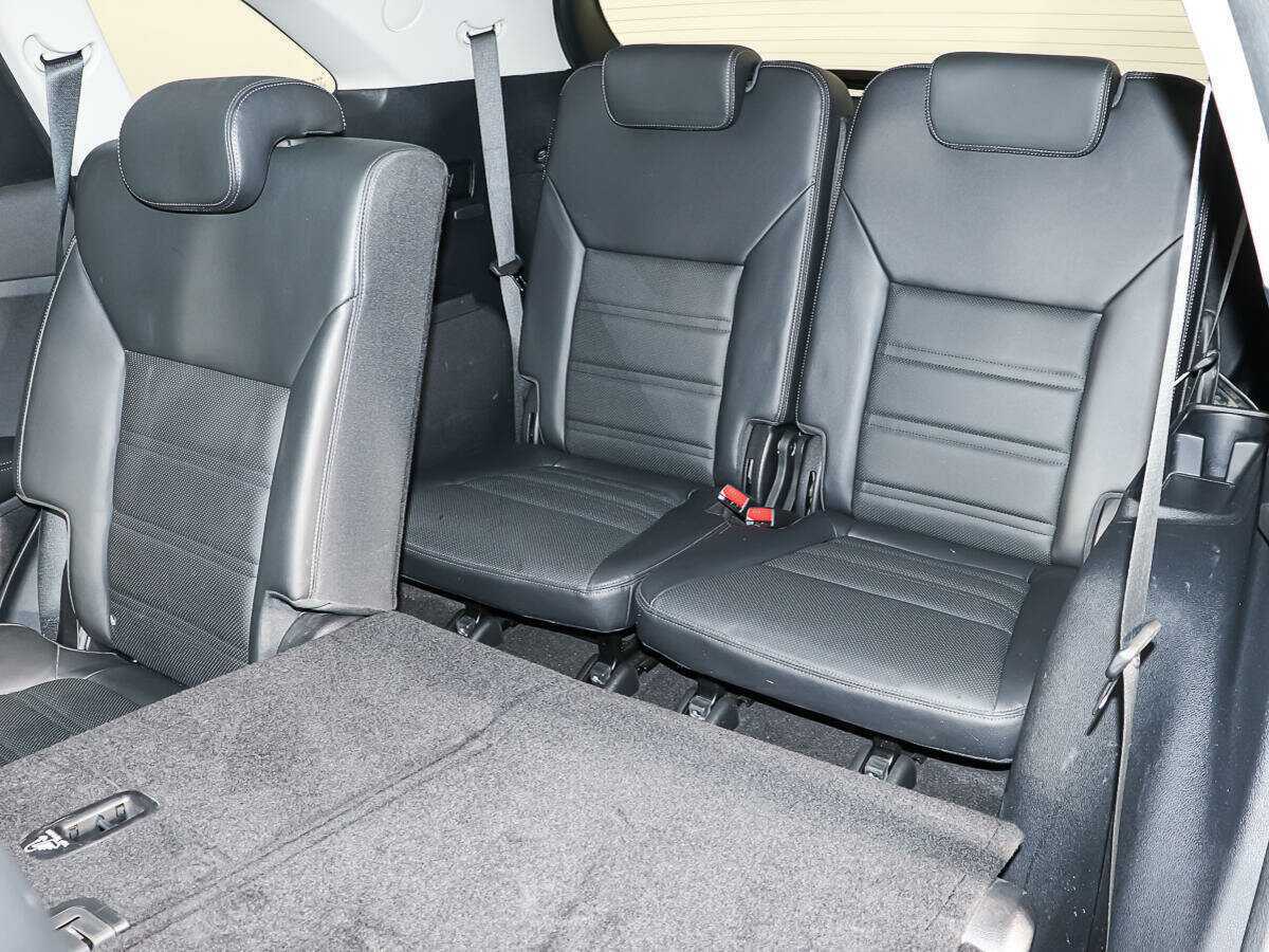 Купить Kia Sorento с пробегом. Фото: #10