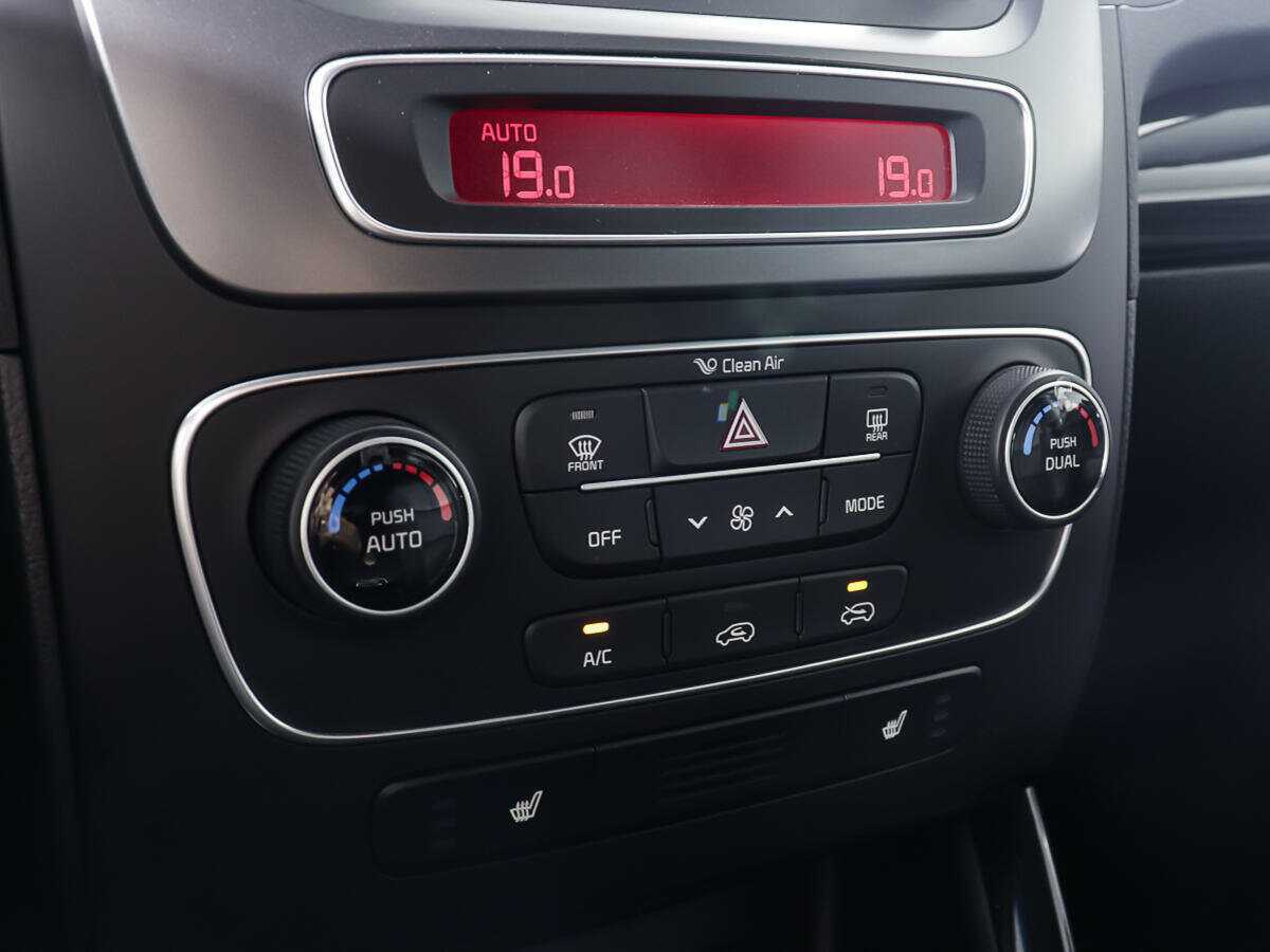 Купить Kia Sorento с пробегом. Фото: #16