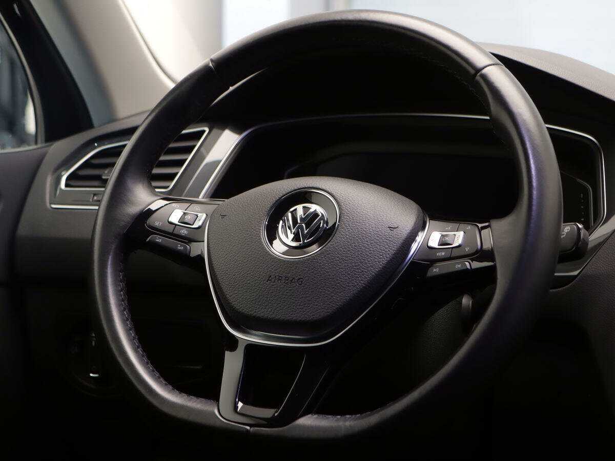Купить Volkswagen Tiguan с пробегом. Фото: #12