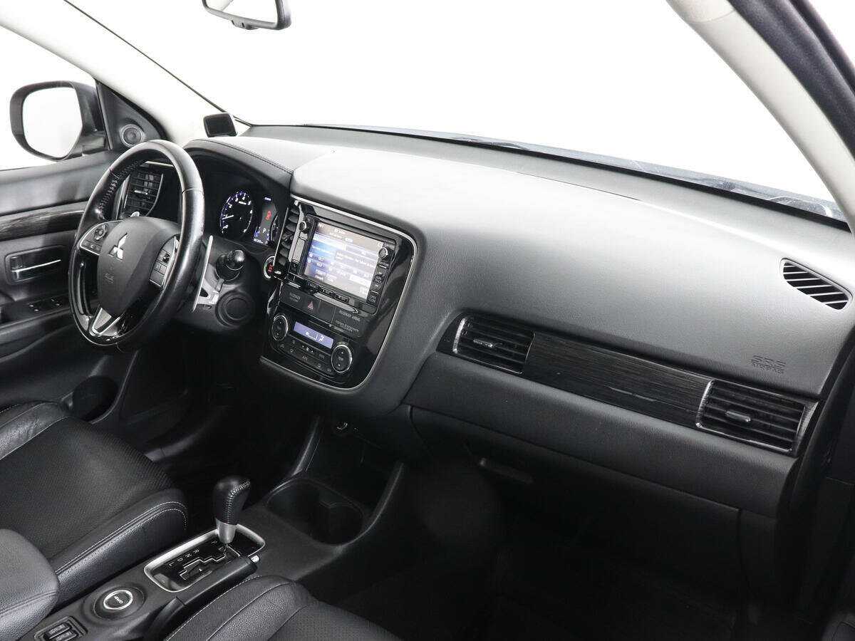 Купить Mitsubishi Outlander с пробегом. Фото: #9
