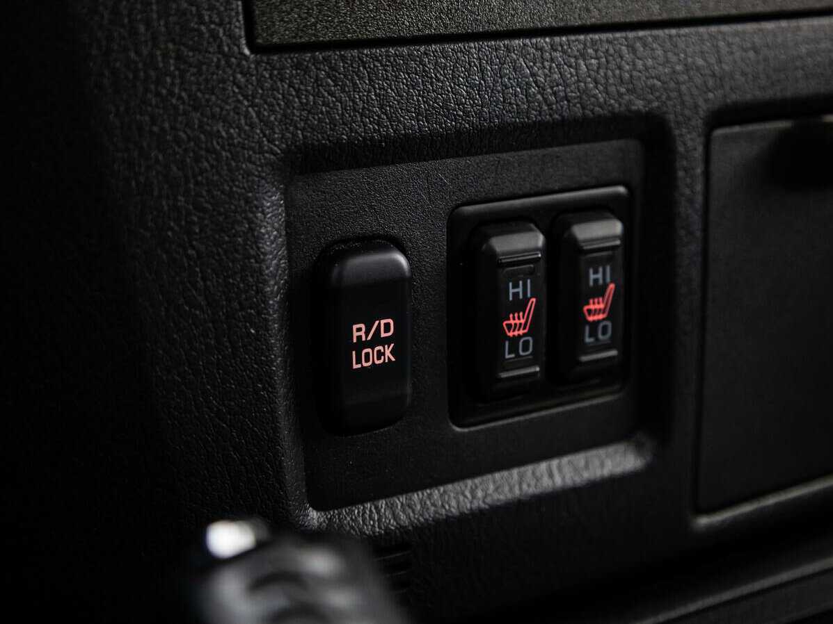 Купить Mitsubishi Pajero с пробегом. Фото: #16