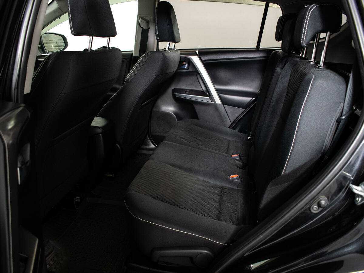 Купить Toyota RAV4 с пробегом. Фото: #7