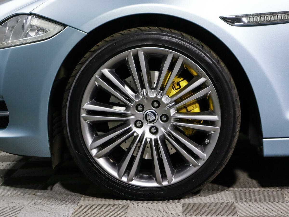 Купить Jaguar XJ с пробегом. Фото: #12