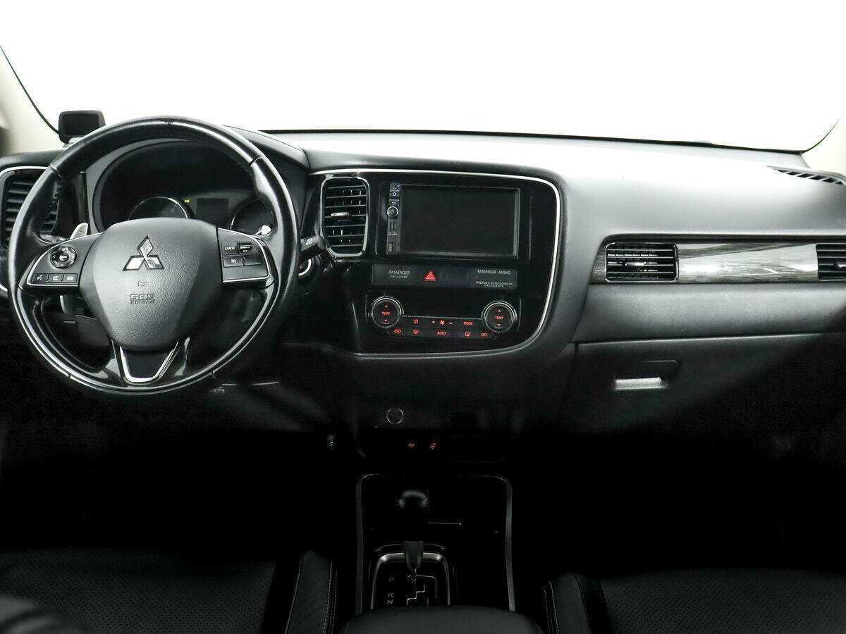 Купить Mitsubishi Outlander с пробегом. Фото: #10