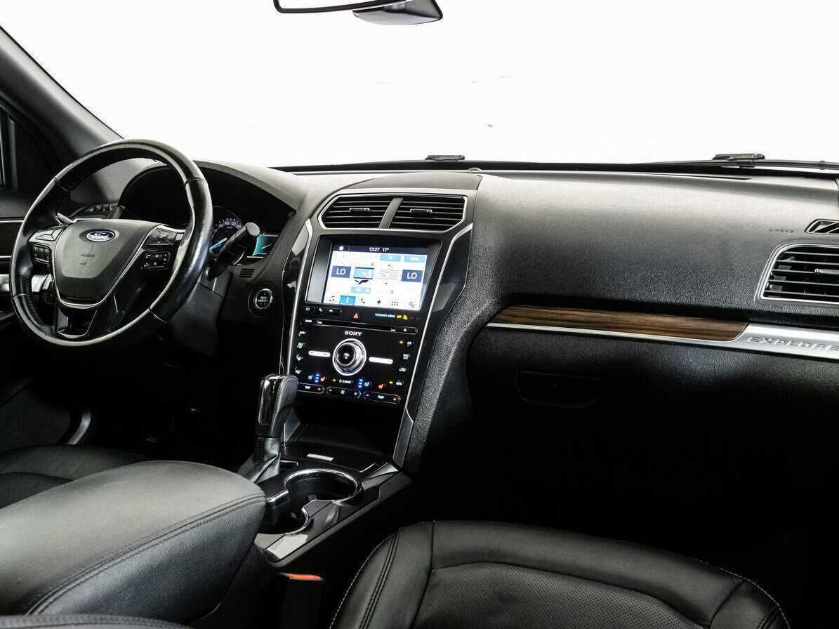 Купить Ford Explorer с пробегом. Фото: #6