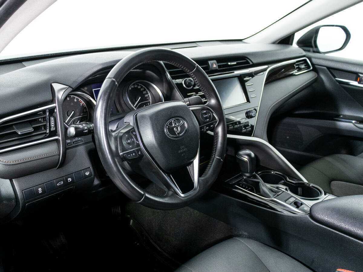 Купить Toyota Camry с пробегом. Фото: #10