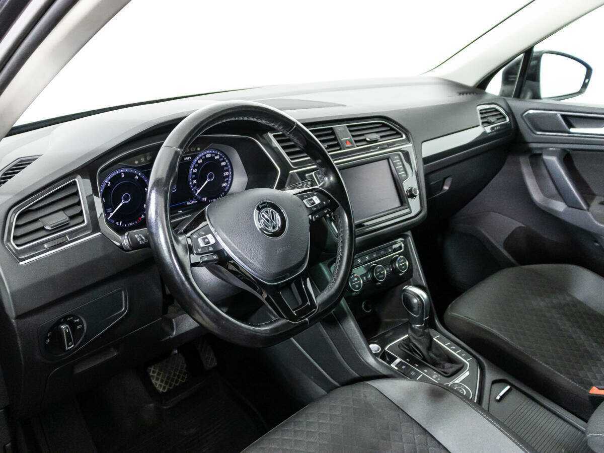 Купить Volkswagen Tiguan с пробегом. Фото: #10