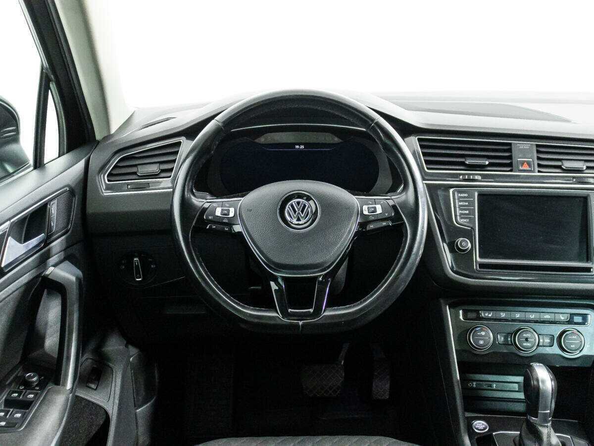 Купить Volkswagen Tiguan с пробегом. Фото: #19