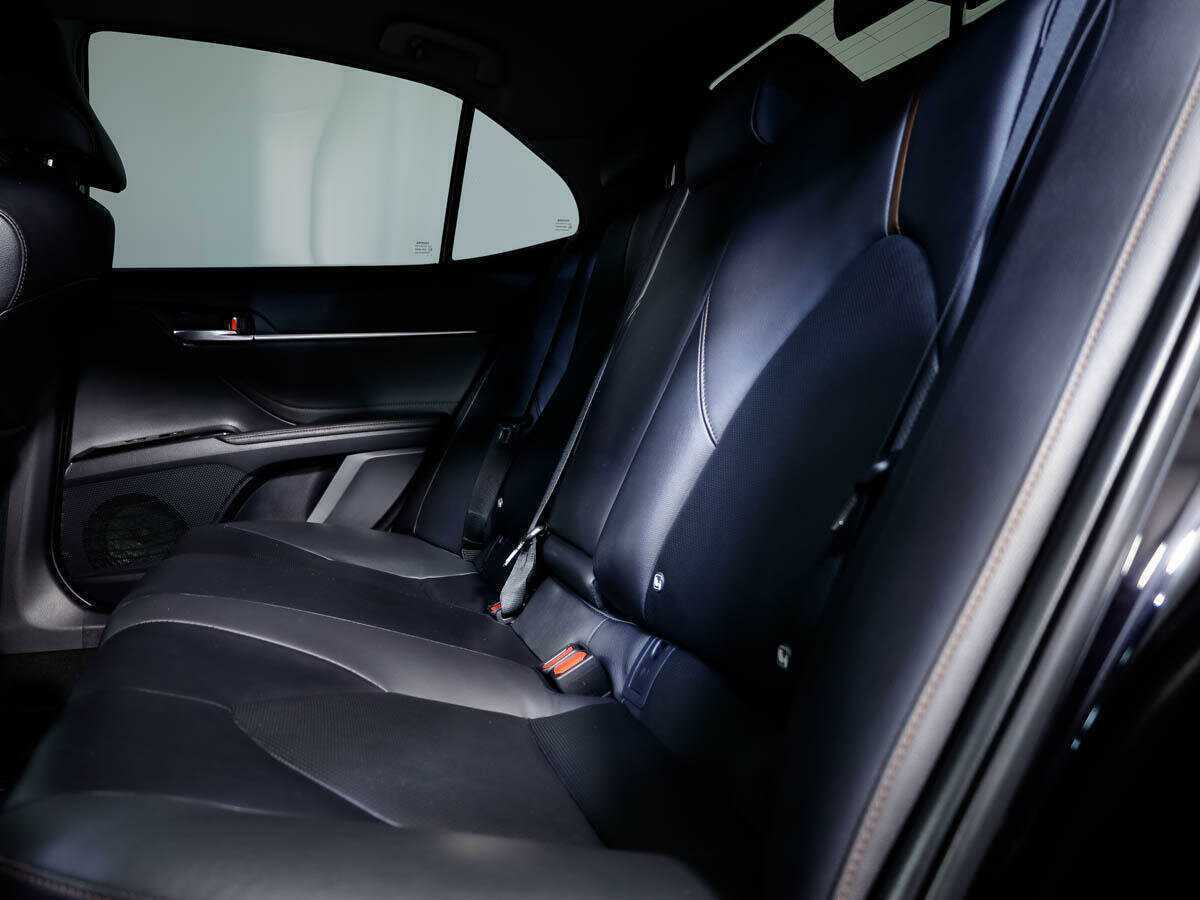 Купить Toyota Camry с пробегом. Фото: #11