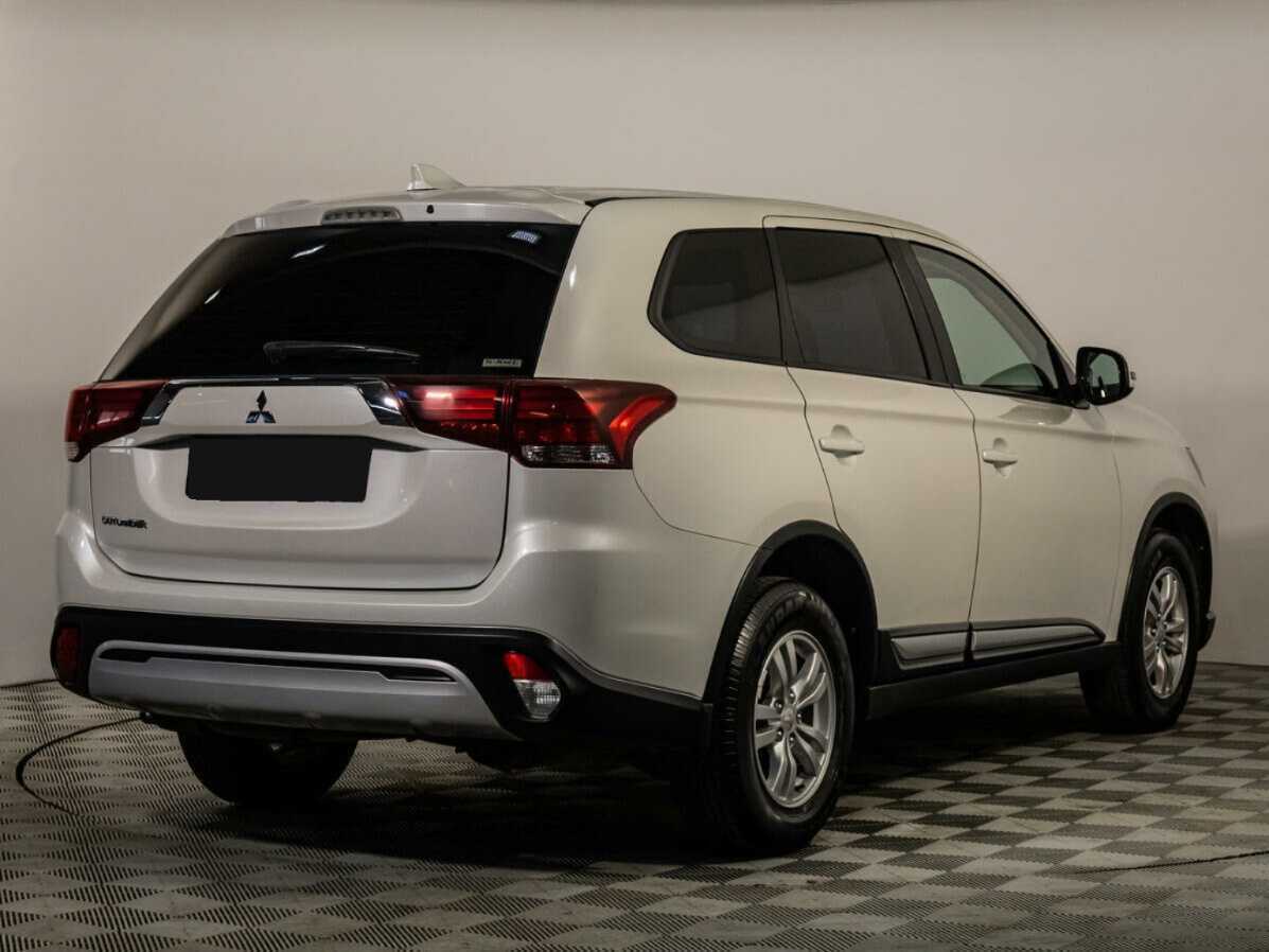 Купить Mitsubishi Outlander с пробегом. Фото: #3