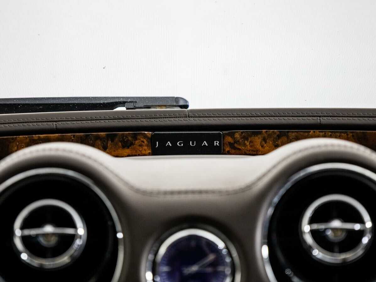Купить Jaguar XJ с пробегом. Фото: #14