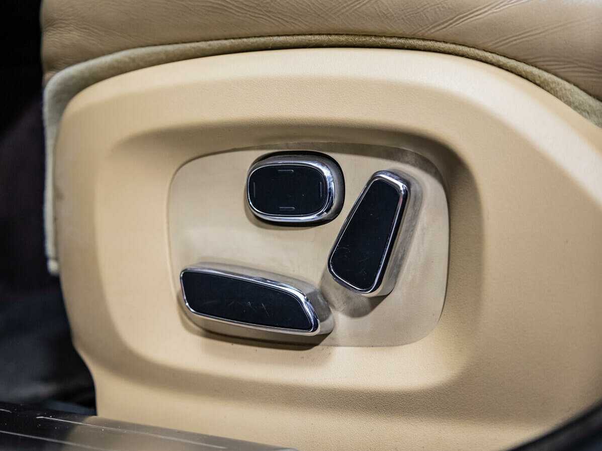 Купить Jaguar XJ с пробегом. Фото: #24