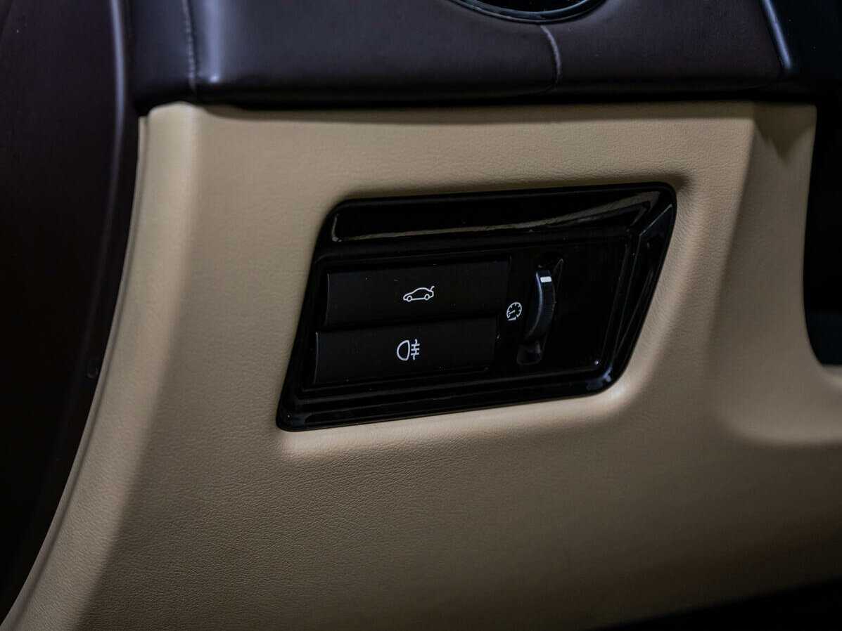 Купить Jaguar XJ с пробегом. Фото: #25