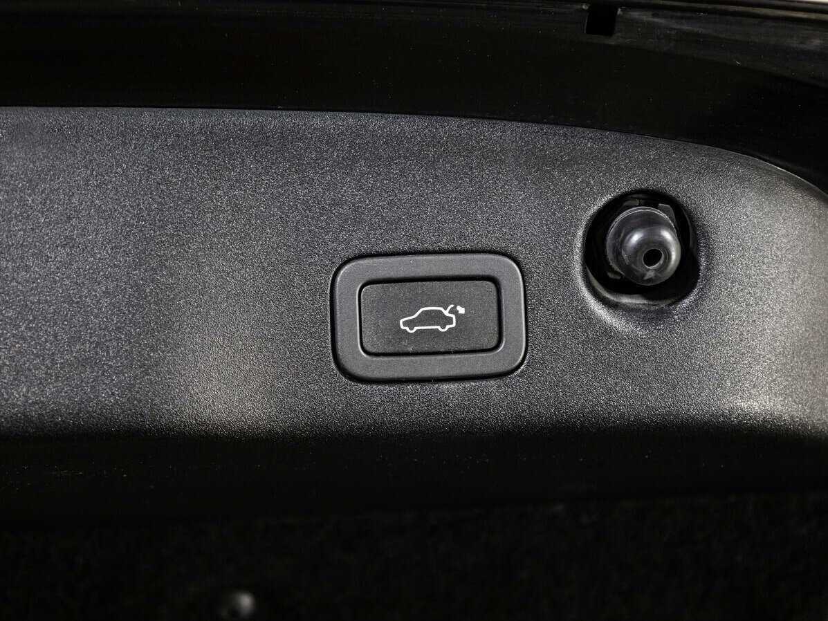 Купить Jaguar XJ с пробегом. Фото: #28