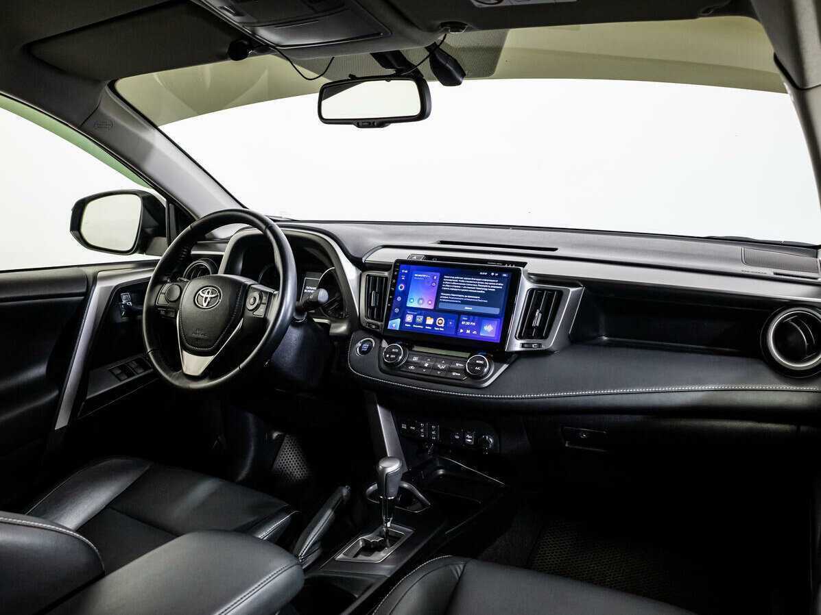 Купить Toyota RAV4 с пробегом. Фото: #8