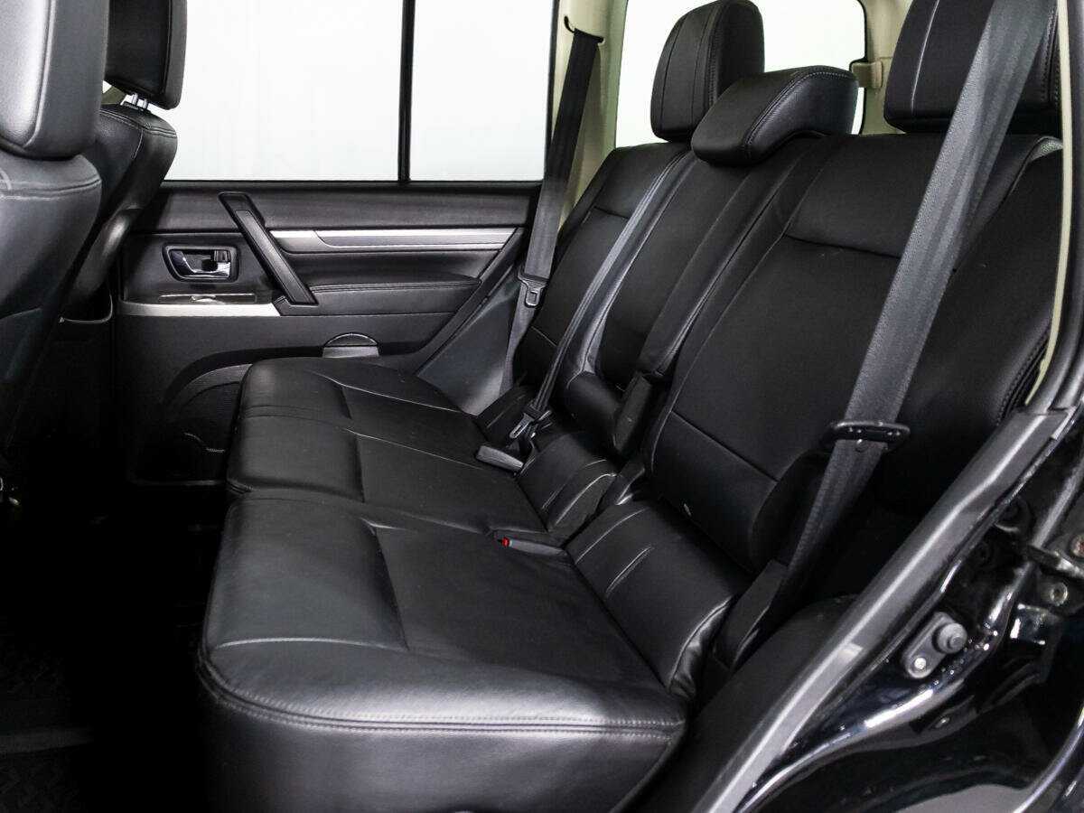 Купить Mitsubishi Pajero с пробегом. Фото: #9