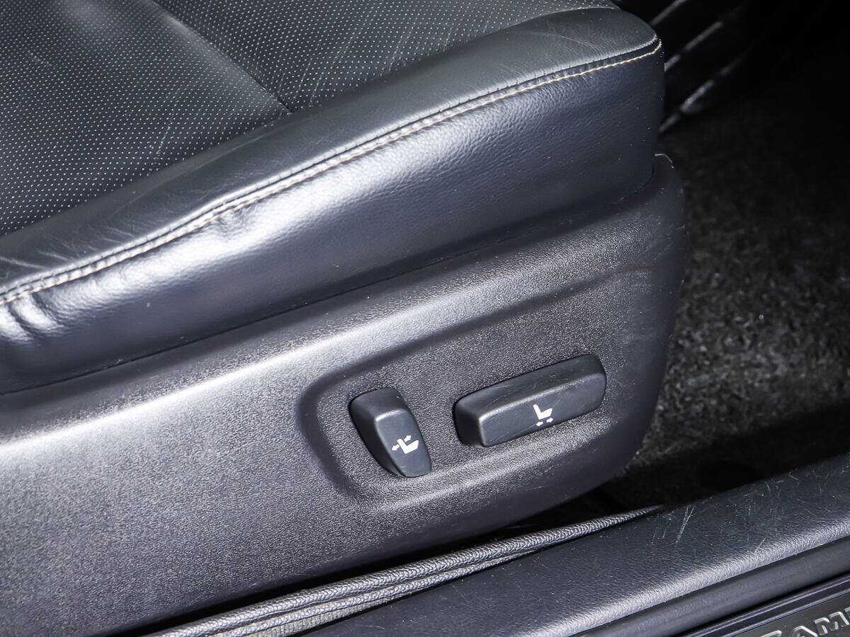 Купить Toyota Camry с пробегом. Фото: #15