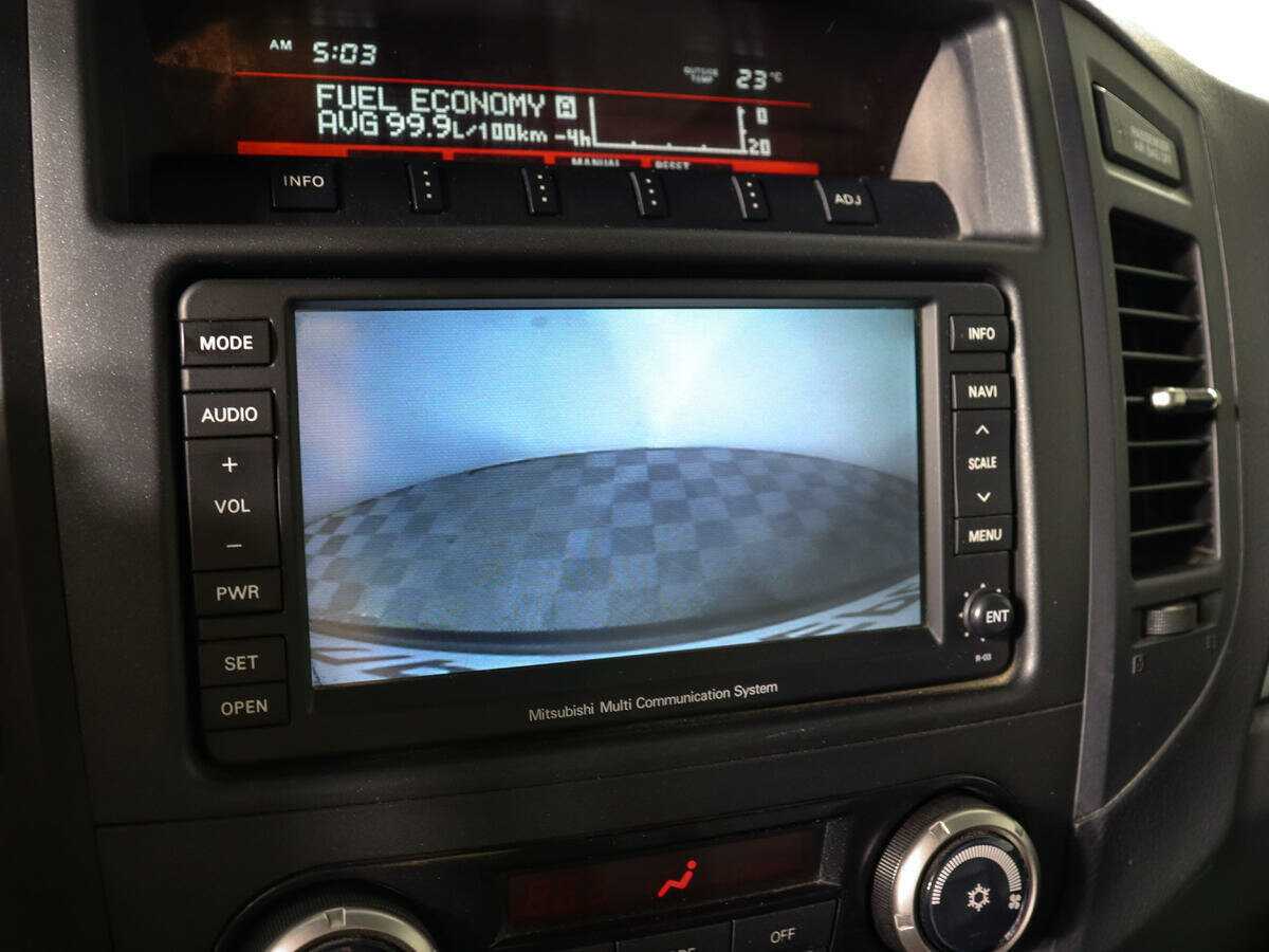 Купить Mitsubishi Pajero с пробегом. Фото: #12