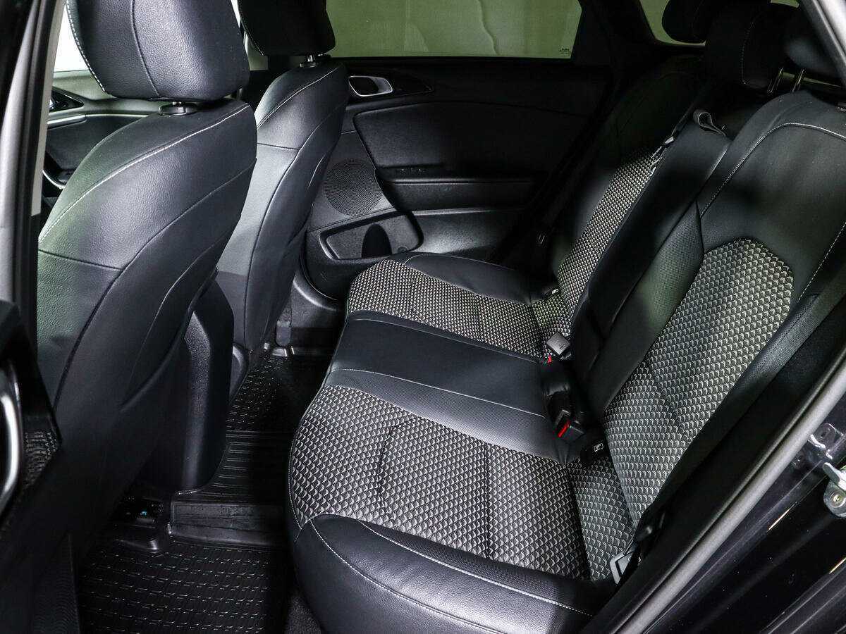 Купить Kia Ceed с пробегом. Фото: #9
