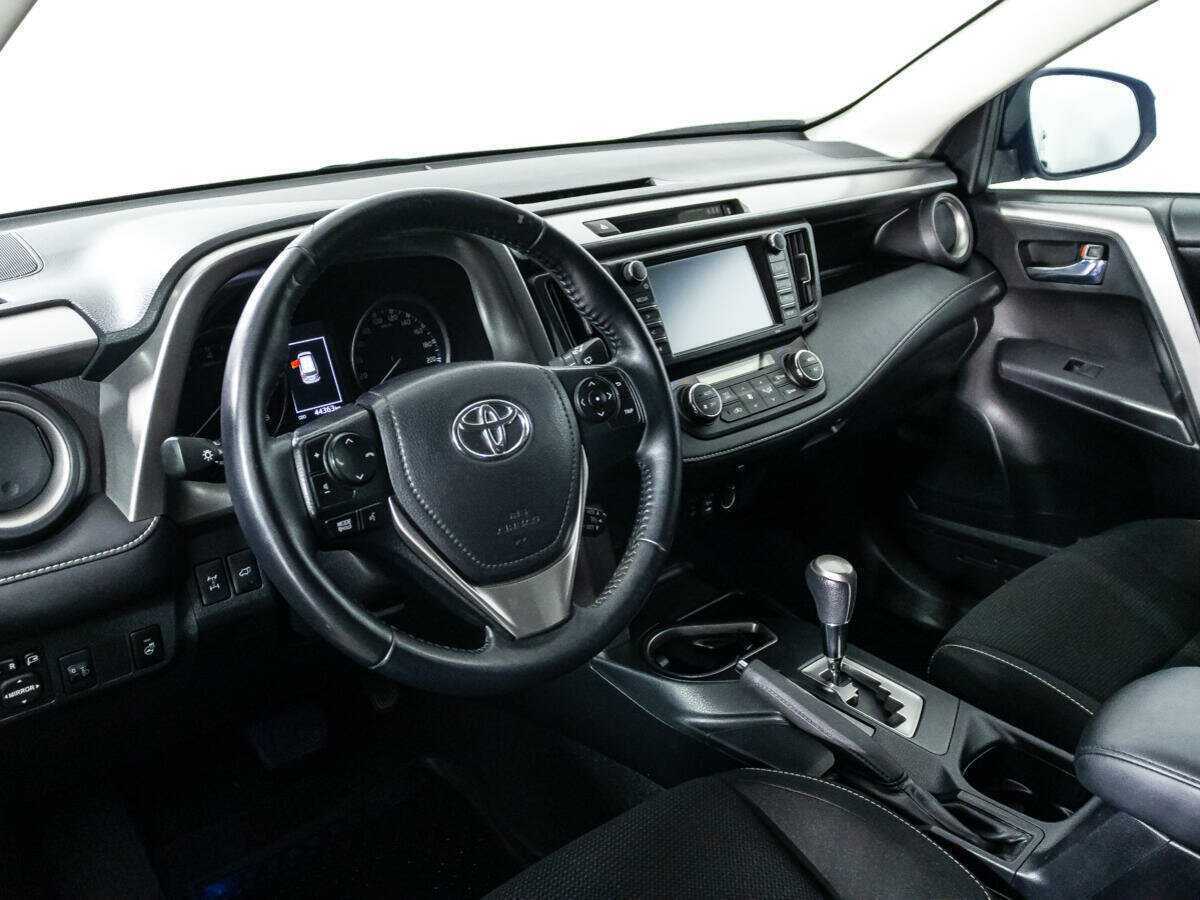 Купить Toyota RAV4 с пробегом. Фото: #9